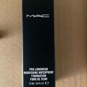 Mac foundation makeup NW20